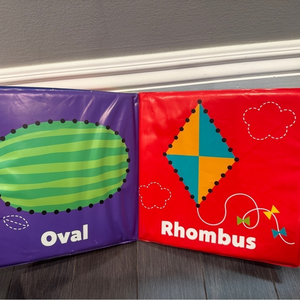 Bendon Giggle & Grow Red Shapes Learning Soft Bath Book for Baby/Toddler - Picture 3 of 7